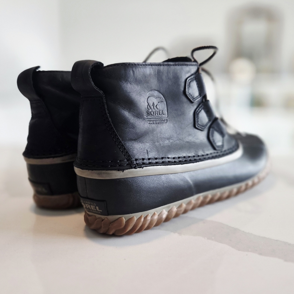 Sorel Black Waterproof Duck Boots Ankle Lace Up Womens Size 9.5